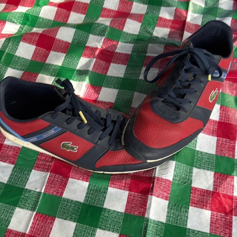 Men’s leather Lacoste tennis shoes